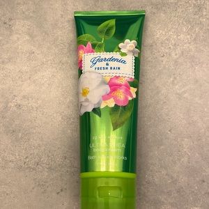 Bath and Body Works Gardenia and Fresh Rain body cream